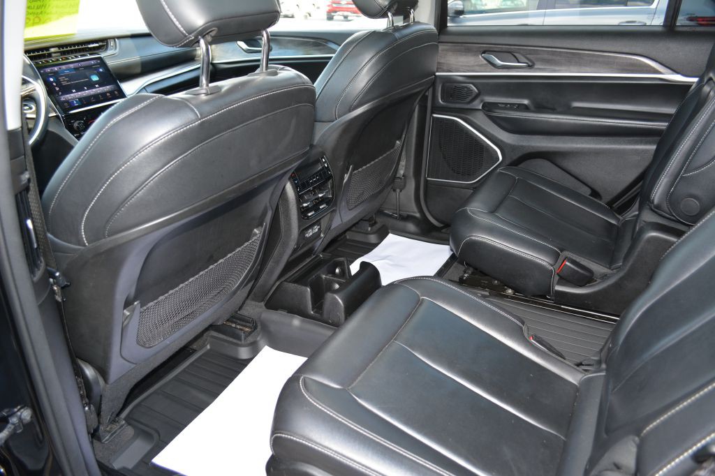 2022 Jeep Grand Cherokee Image 11