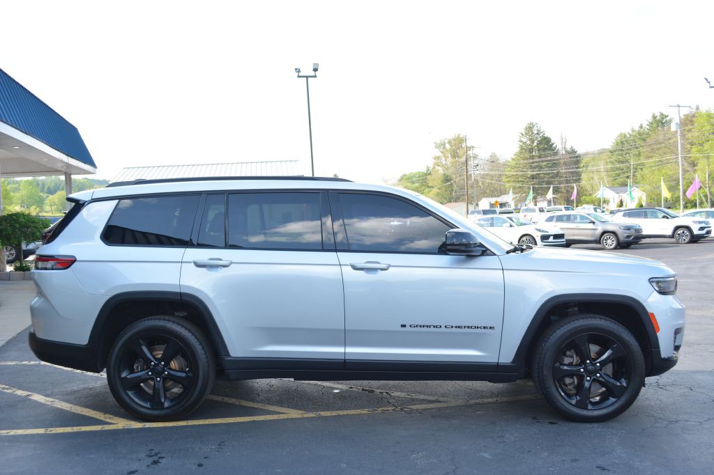 2021 Jeep Grand Cherokee Image 3