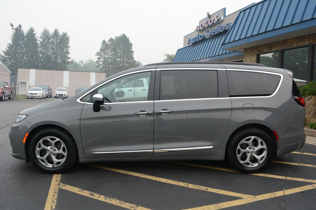 2023 Chrysler Pacifica Image 5
