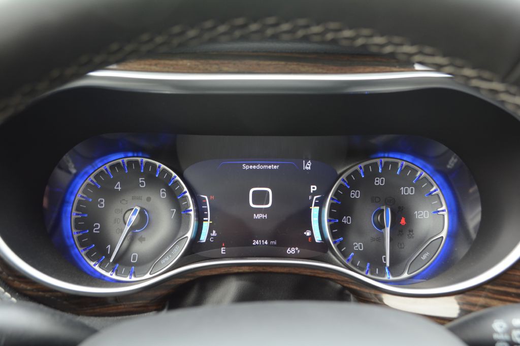 2023 Chrysler Pacifica Image 17