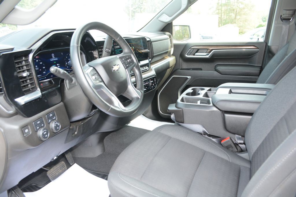 2024 Chevrolet Silverado 1500 Image 12