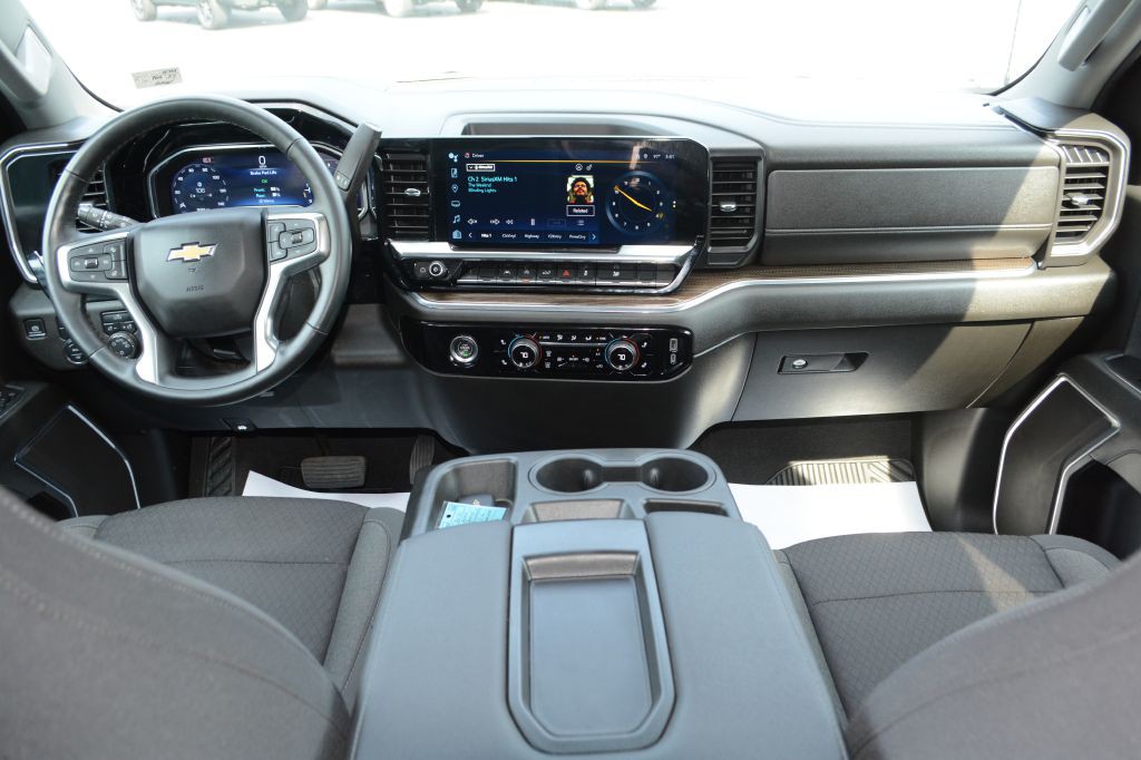 2024 Chevrolet Silverado 1500 Image 15