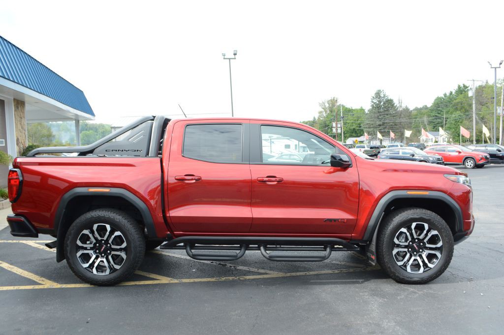 2025 GMC Canyon Image 3
