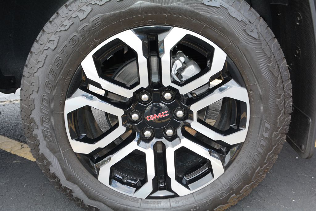2025 GMC Canyon Image 7