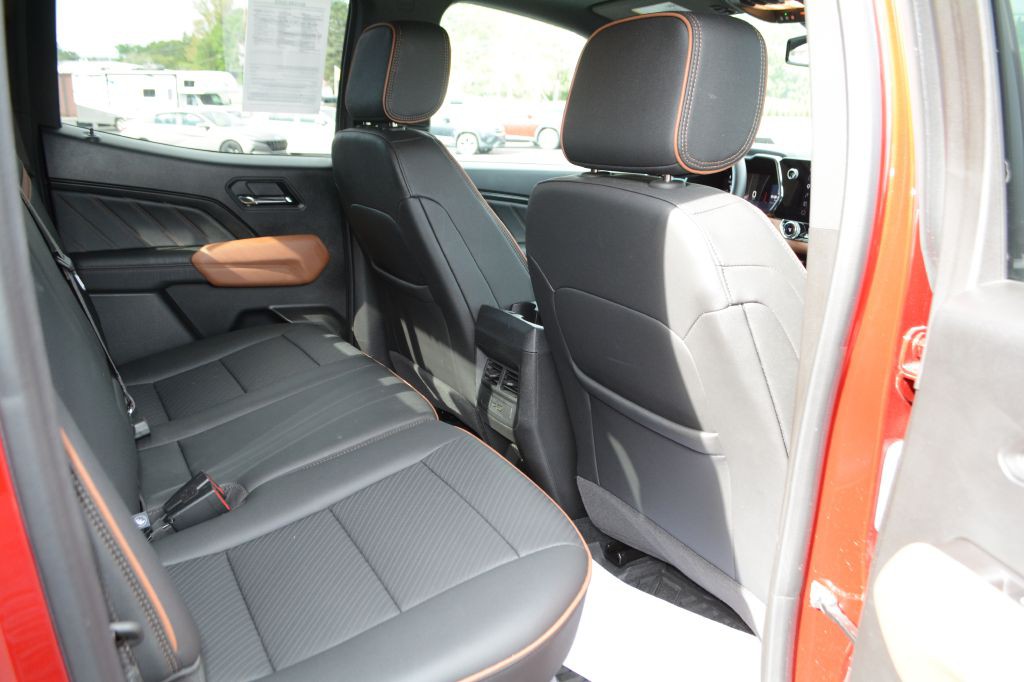 2025 GMC Canyon Image 9