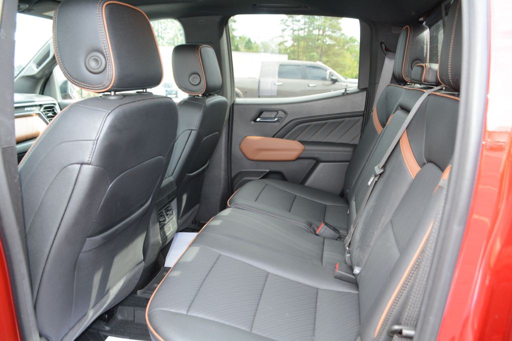 2025 GMC Canyon Image 11