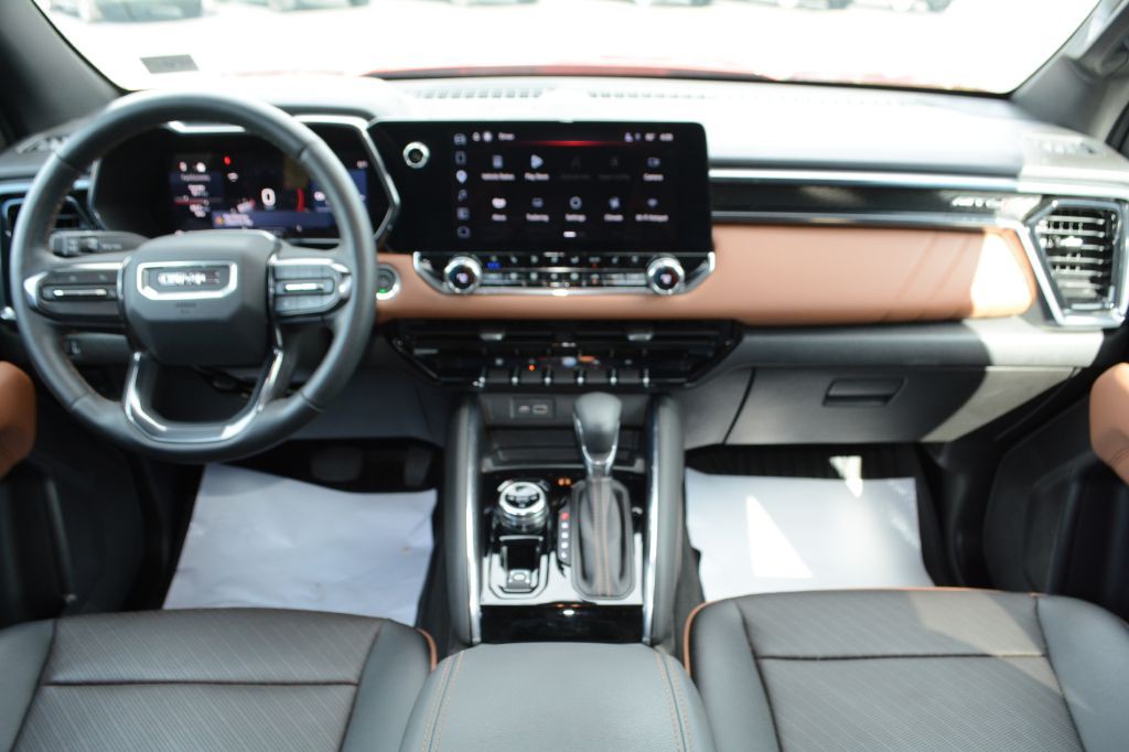 2025 GMC Canyon Image 15