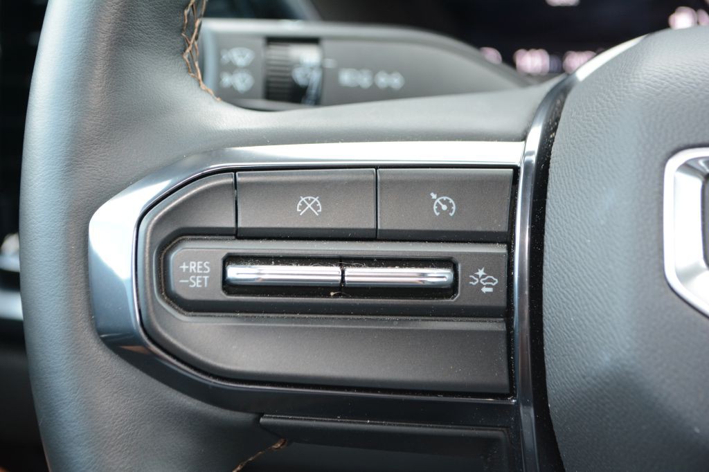 2025 GMC Canyon Image 16