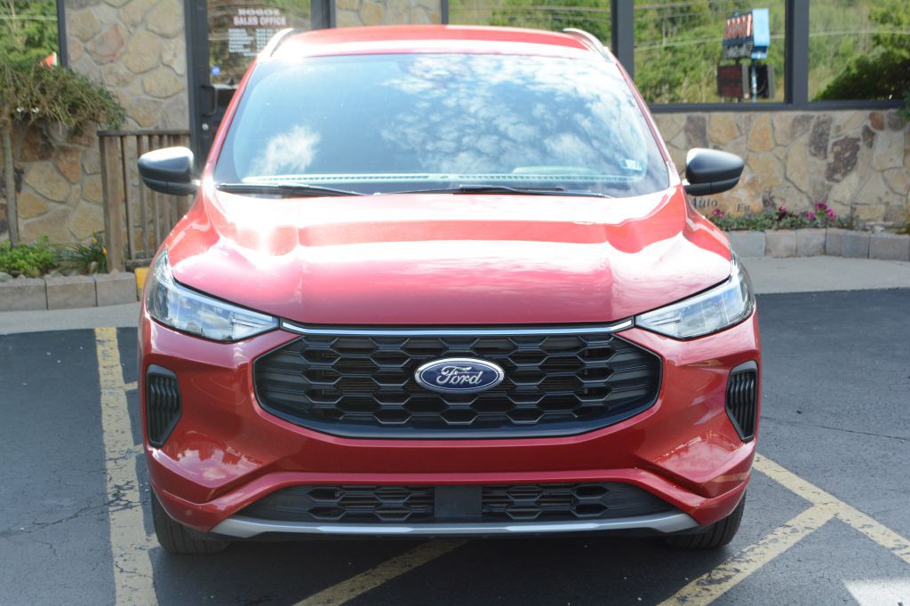 2024 Ford Escape Image 2