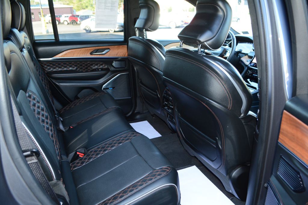 2023 Jeep Grand Cherokee Image 9