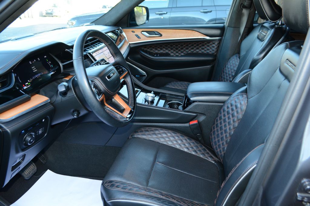 2023 Jeep Grand Cherokee Image 12