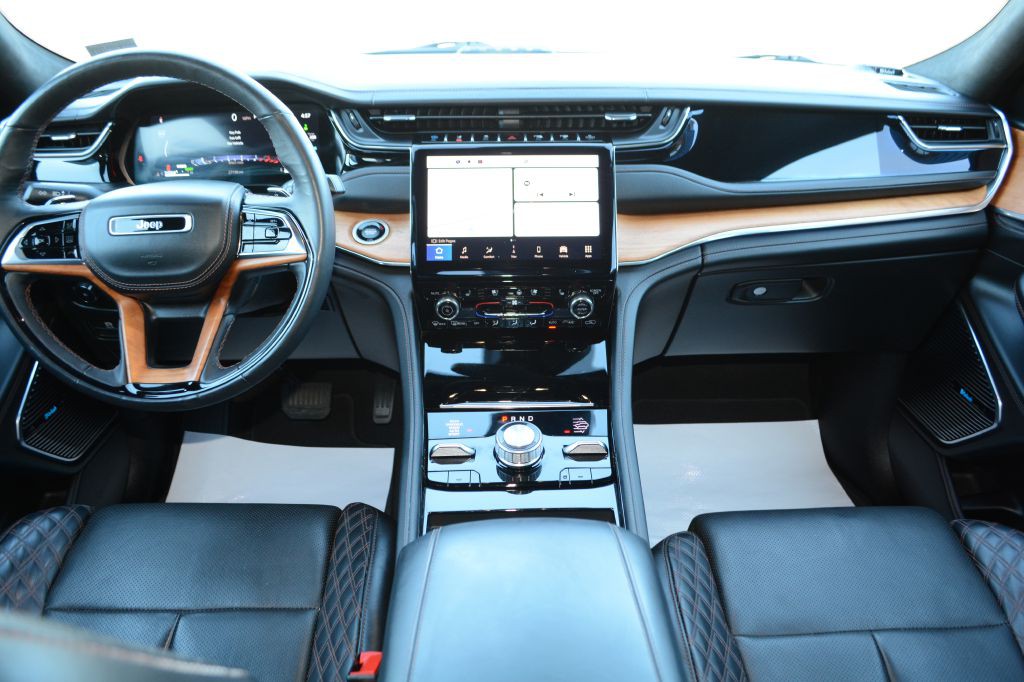 2023 Jeep Grand Cherokee Image 16