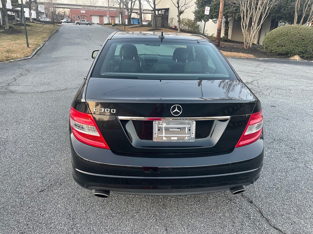 2009 Mercedes-Benz C-Class Image 4