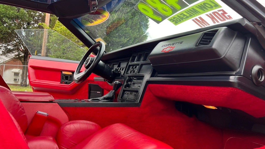 1989 Chevrolet Corvette Image 13