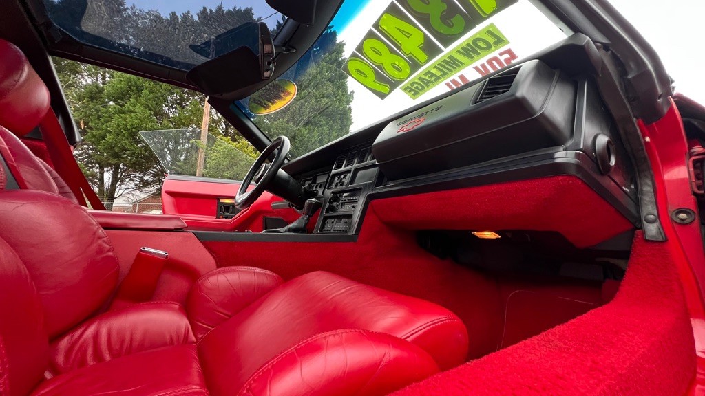 1989 Chevrolet Corvette Image 18