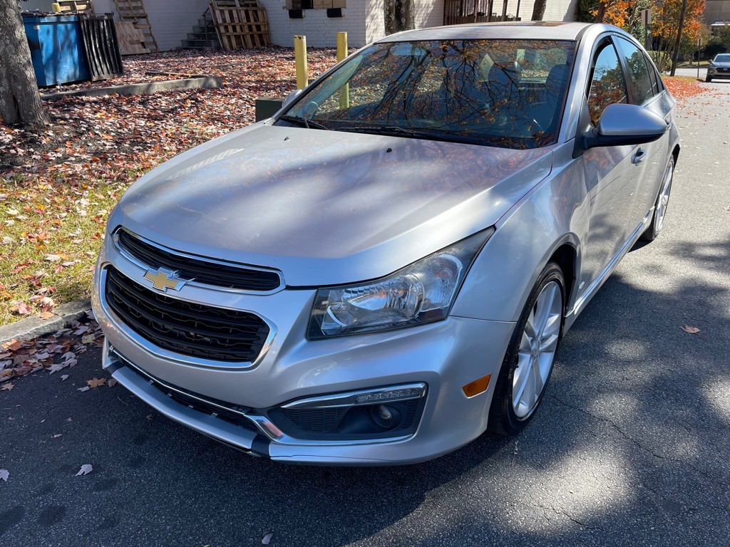 2015 Chevrolet Cruze Image 2