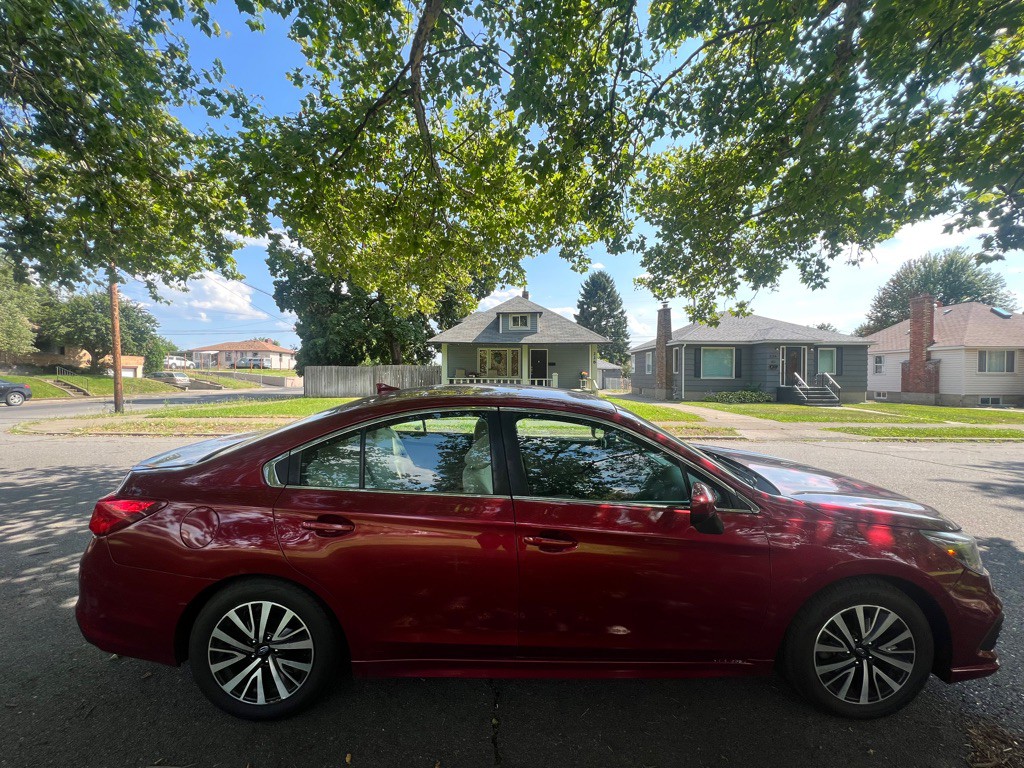 2018 Subaru Legacy Image 10