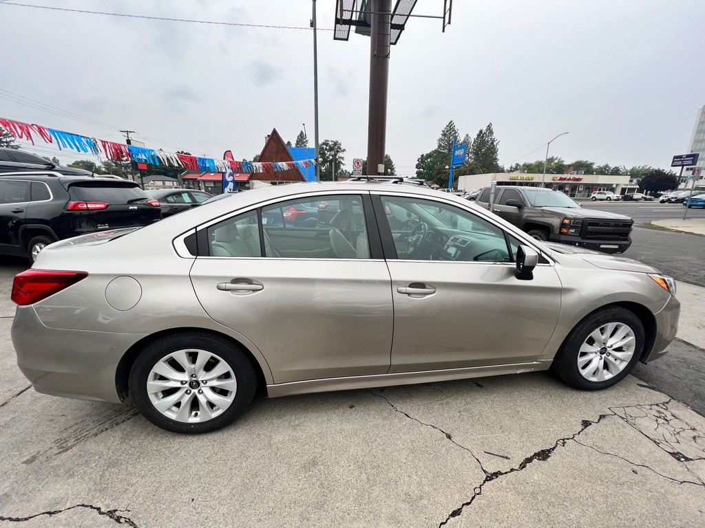 2017 Subaru Legacy Image 3