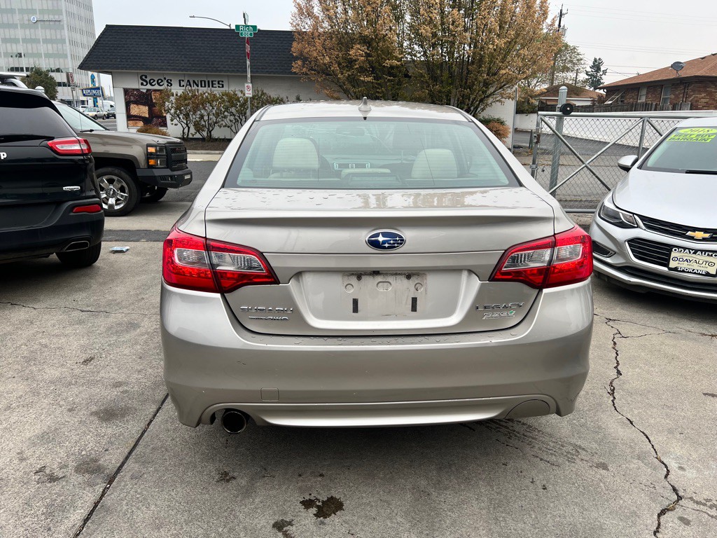 2017 Subaru Legacy Image 4