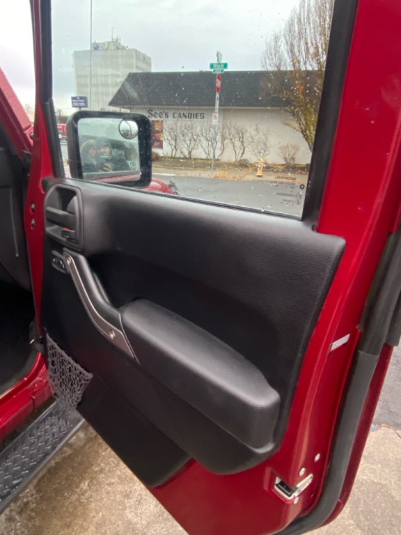 2013 Jeep Wrangler Unlimited Image 24