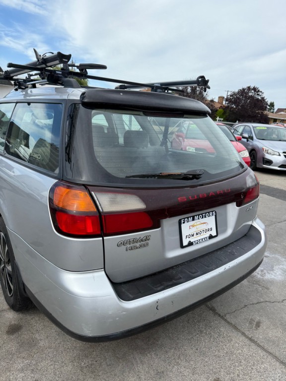 2004 Subaru Outback Image 11