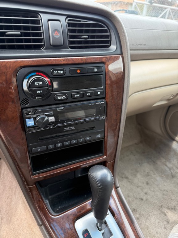 2004 Subaru Outback Image 12