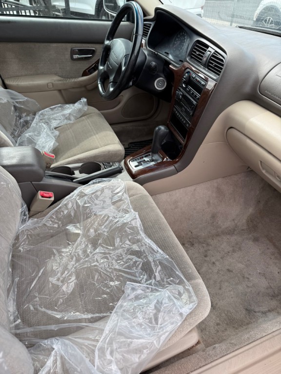 2004 Subaru Outback Image 15