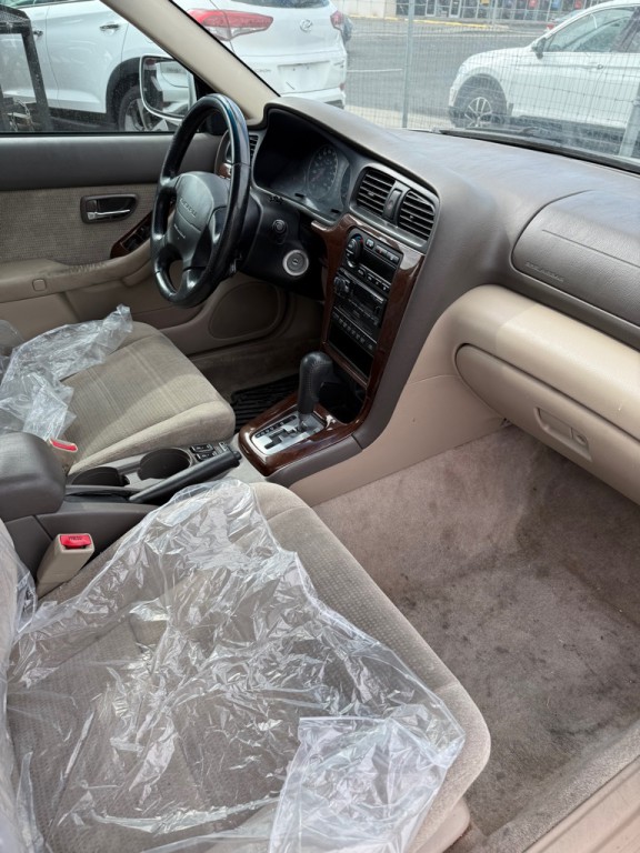 2004 Subaru Outback Image 16