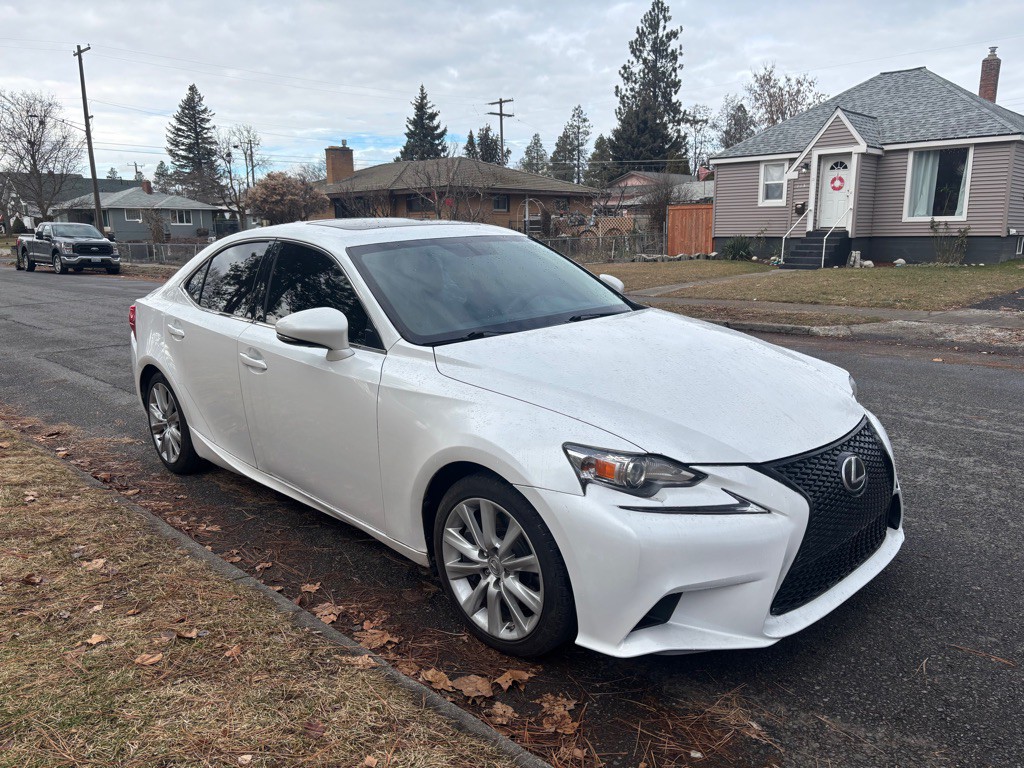 2016 Lexus IS 200t Image 11