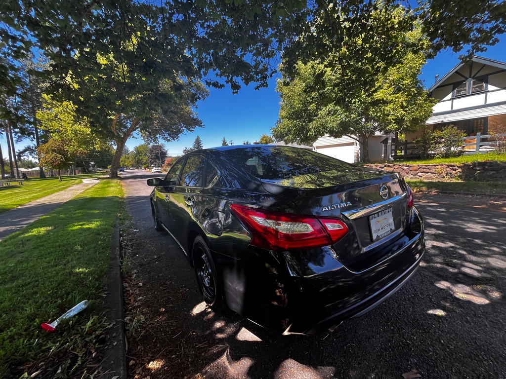 2016 Nissan Altima Image 9
