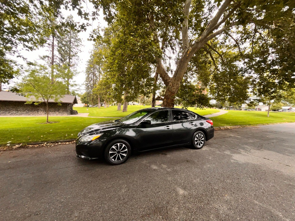 2016 Nissan Altima Image 2