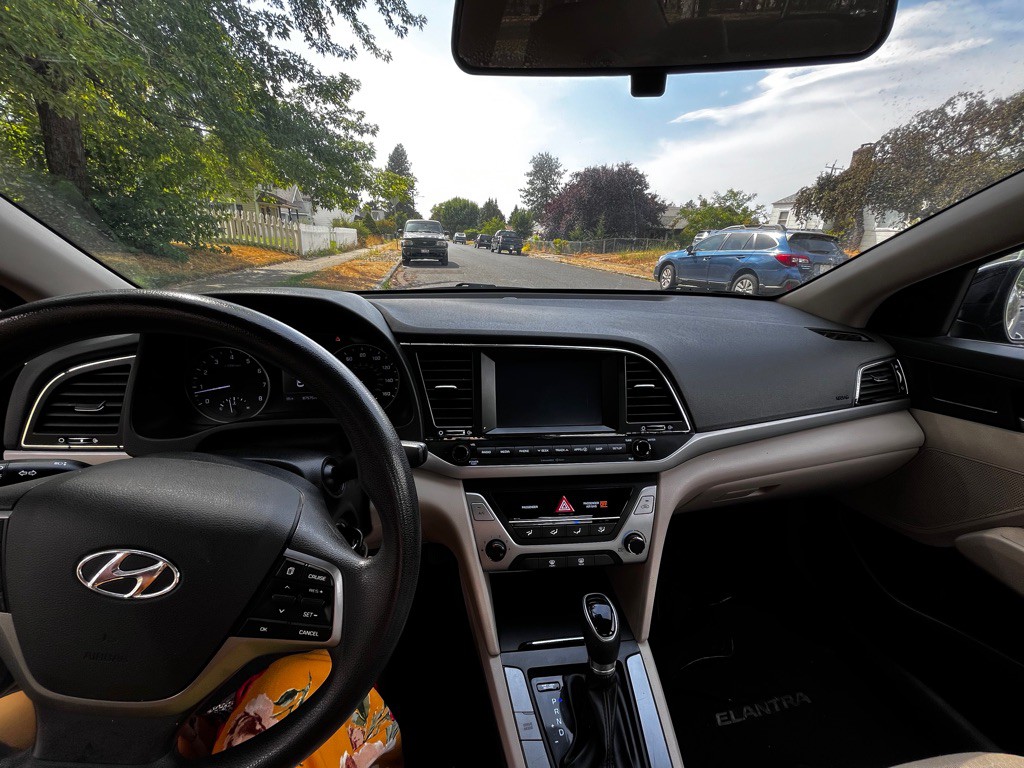 2018 Hyundai Elantra Image 18