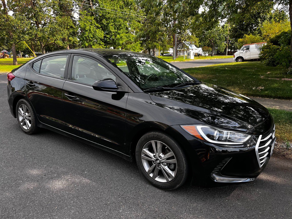 2018 Hyundai Elantra Image 1