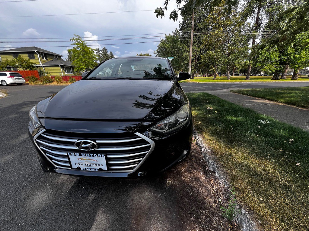 2018 Hyundai Elantra Image 3