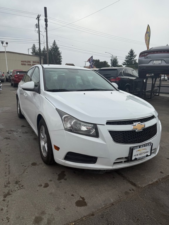2014 Chevrolet Cruze Image 2