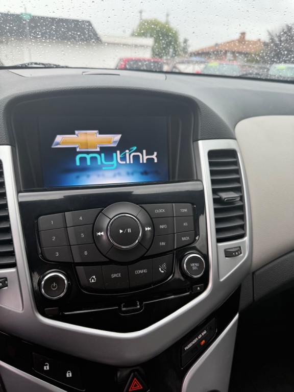 2014 Chevrolet Cruze Image 24