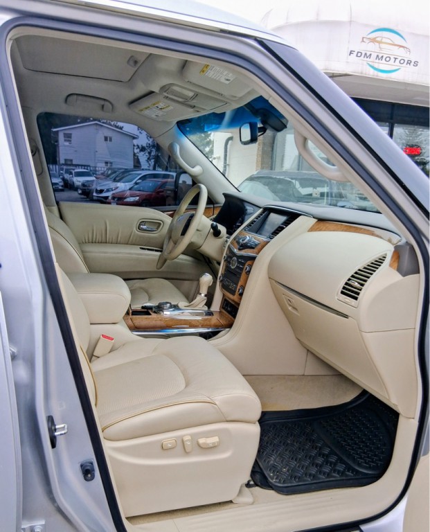 2014 INFINITI QX80 Image 28