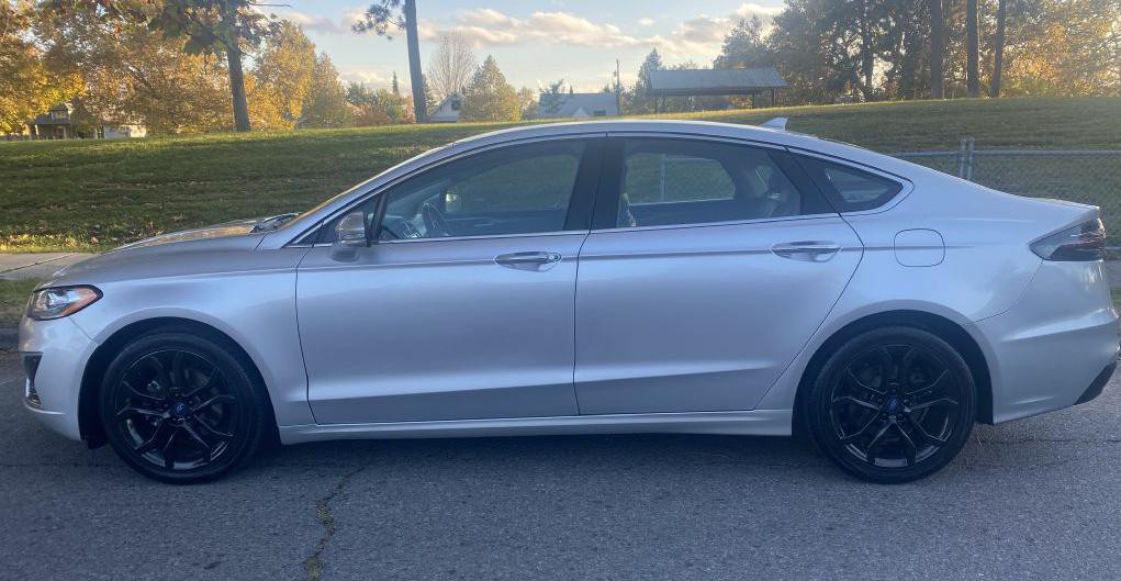 2019 Ford Fusion Image 2
