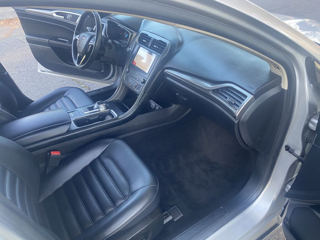 2019 Ford Fusion Image 17