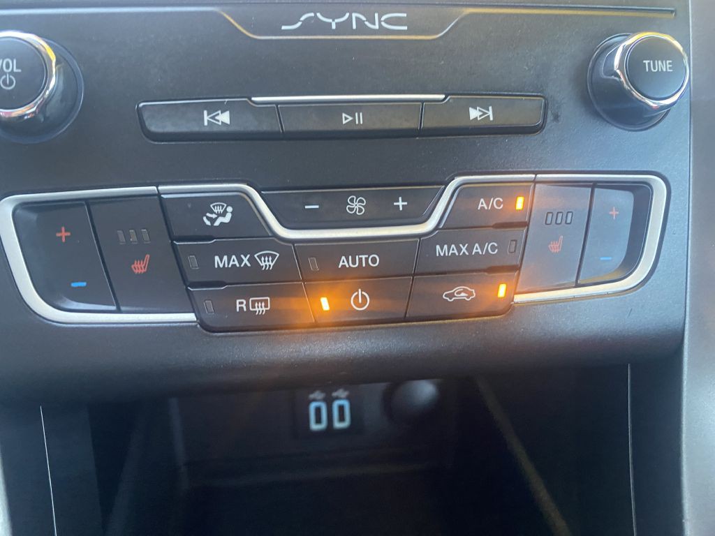 2019 Ford Fusion Image 26