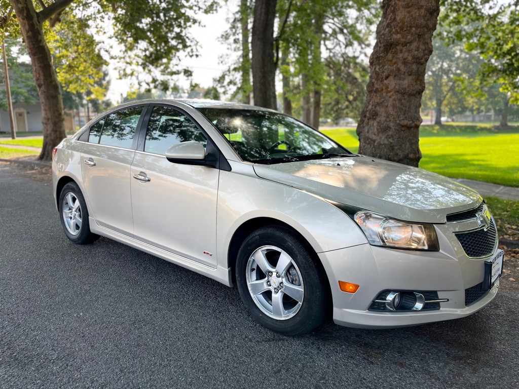2012 Chevrolet Cruze Image 1