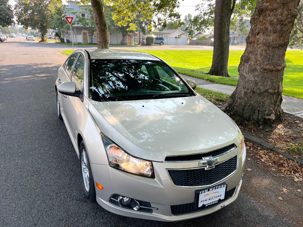 2012 Chevrolet Cruze Image 2