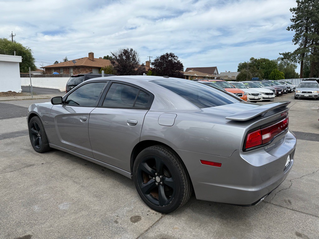 2013 Dodge Charger Image 9