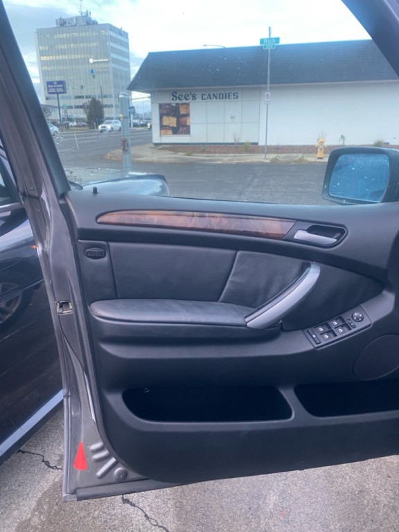 2005 BMW X5 Image 11