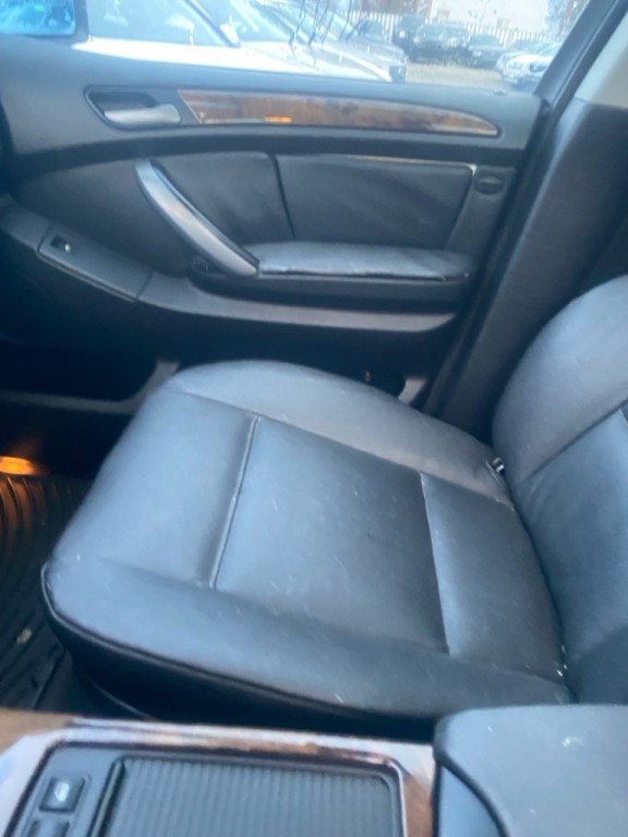 2005 BMW X5 Image 16
