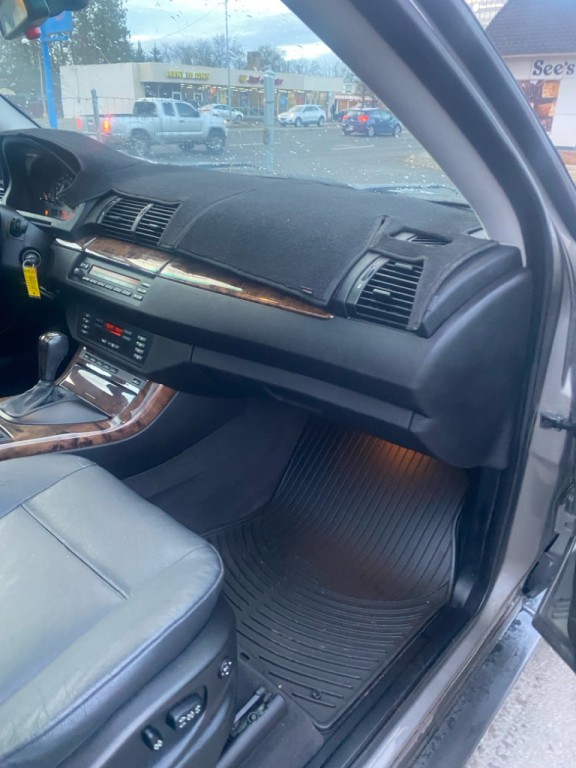 2005 BMW X5 Image 28