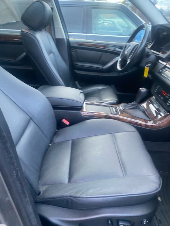 2005 BMW X5 Image 29