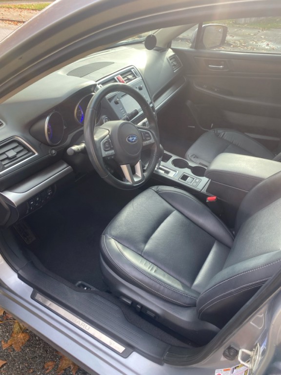 2017 Subaru Legacy Image 9