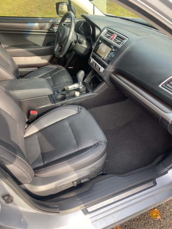 2017 Subaru Legacy Image 13