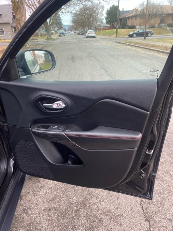 2014 Jeep Cherokee Image 18